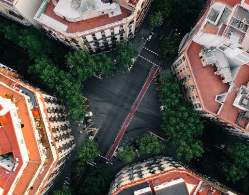 An eagle-eye photo of a city's round square
