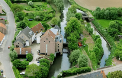 Cenital image of a house with a natural background with trees and rivers